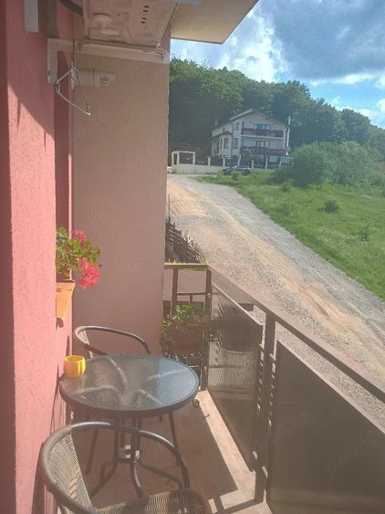 Apartament cu 3 camere decomandat în Florești