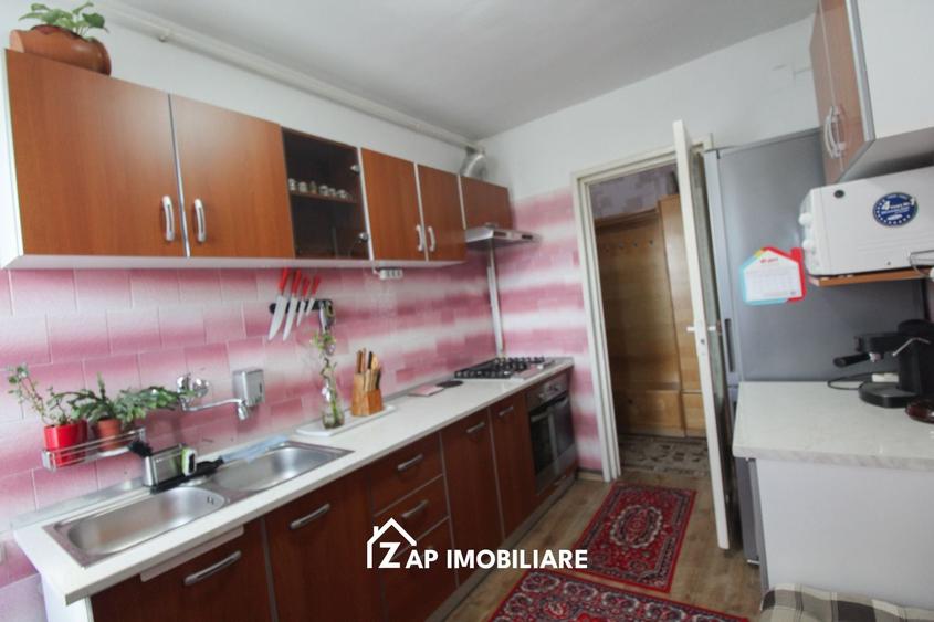 Apartament cu 2 camere decomandat, mobilat în Tudor
