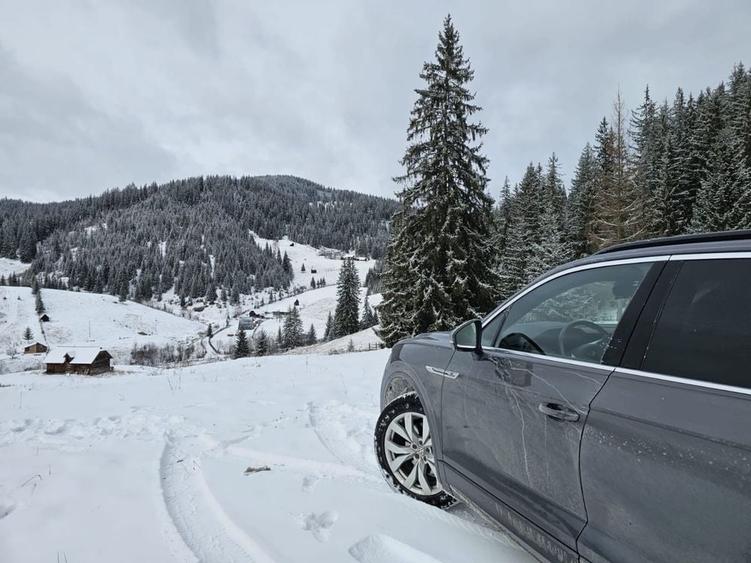 Vand /schimb cu auto teren 3,6 ha cu Lac INTRAVILAN munte Bucovina - 1