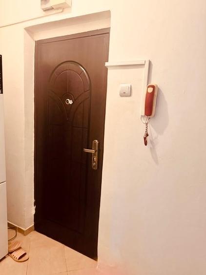 Garsonieră semidecomandată în Titan