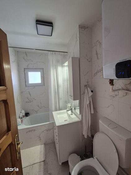 Apartament cu 3 camere semidecomandat în Brazda lui Novac