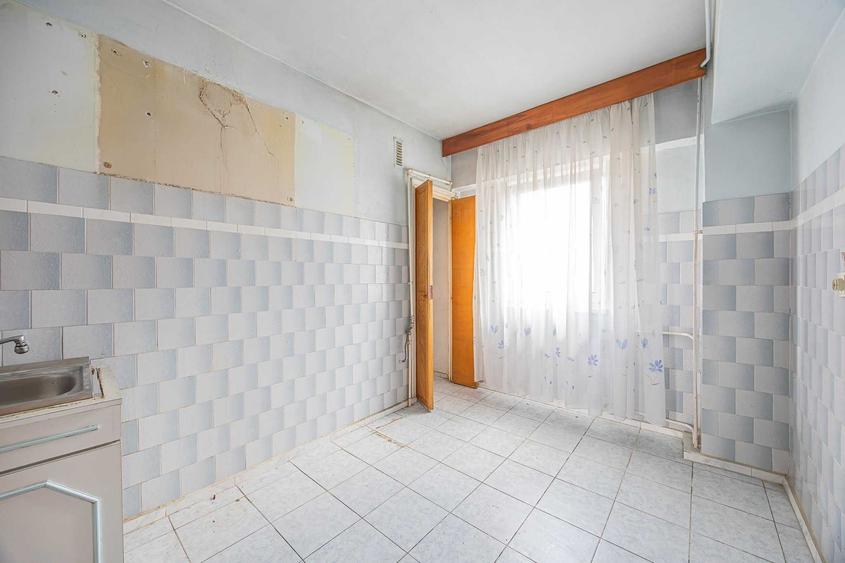 Apartament cu 3 camere decomandat în Timișu de Jos
