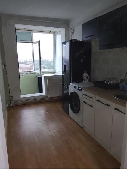 Apartament cu 2 camere decomandat în Micro 6