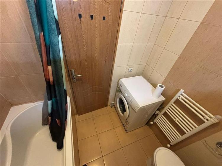Apartament cu 2 camere decomandat în 7 Noiembrie