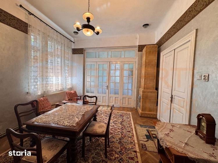Casă cu 8 camere cu Teren 274 Mp în Tomis II