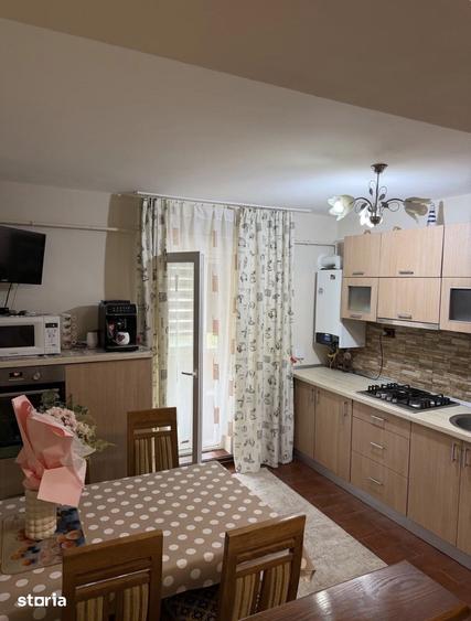 Apartament cu 2 camere decomandat în Carpați 2