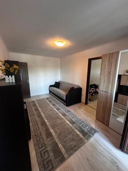 Apartament cu 2 camere, etajul 2/4, zona Alexandru cel Bun - 1