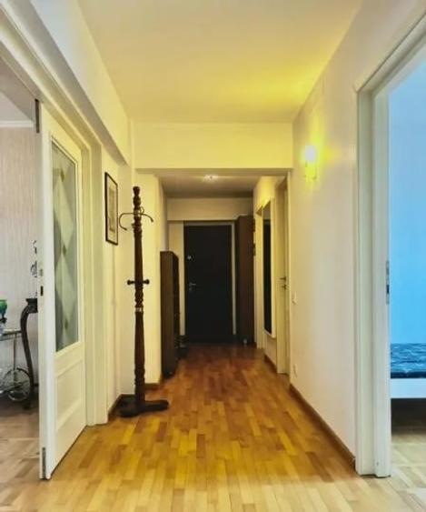 Apartament cu 4 camere decomandat, mobilat în 13 Septembrie