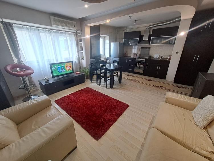 Apartament cu 3 camere decomandat în Gară