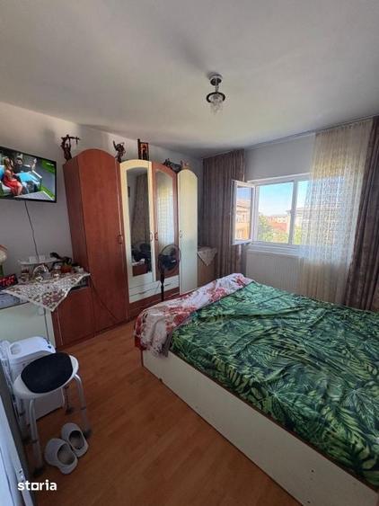 Apartament 3 camere, 64 mp utili, etaj 4/4 acoperis , orientare ve - 5