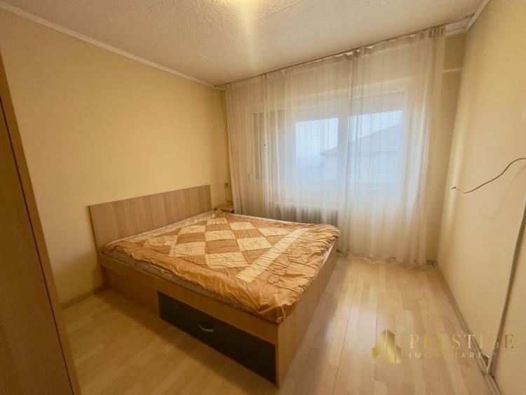 Apartament cu 3 camere decomandat, mobilat în Nufărul
