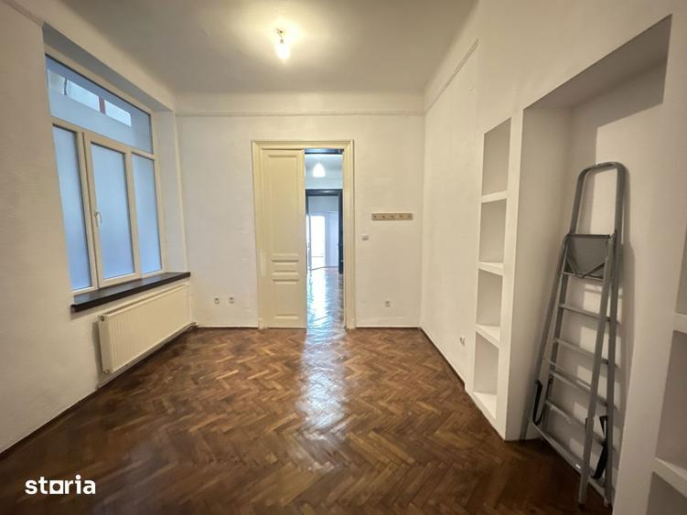 Apartament cu 4 camere în Centrul Civic