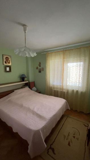 Apartament cu 4 camere, mobilat în Central