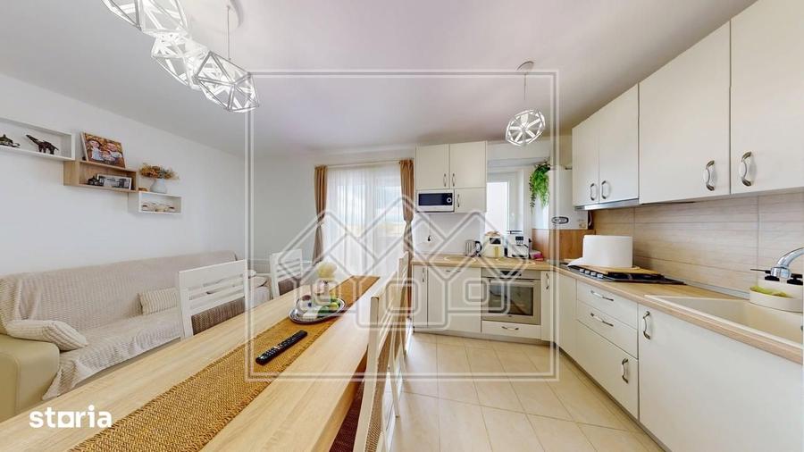 Ap mobilat modern, 3 camere, balcon mare, Etaj 2, parcare - 1