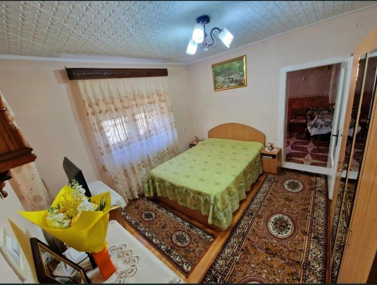 Casă individuală cu 5 camere cu Canalizare în Central