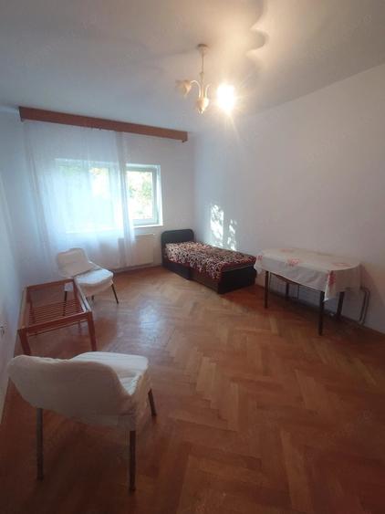 Apartament cu 3 camere decomandat în Centrul Istoric