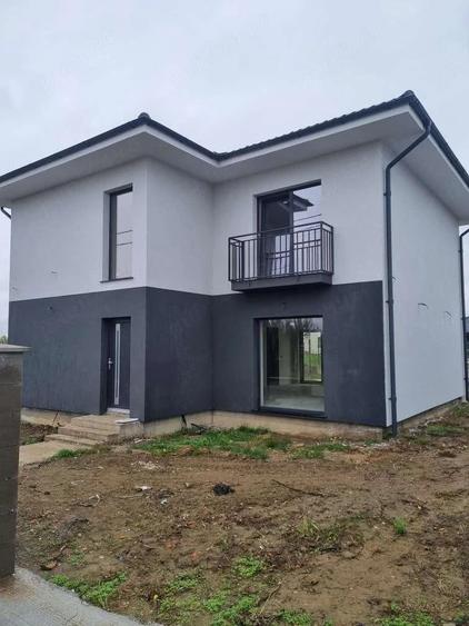 Casă cu Teren 400 Mp în Mărtinești