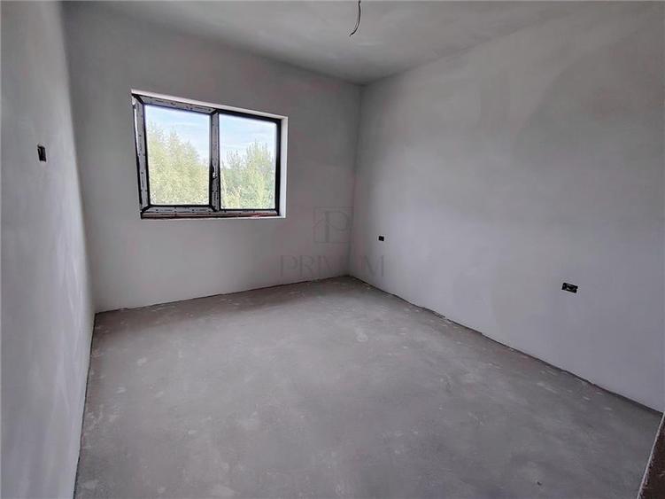 Duplex cu 5 camere cu Teren 365 Mp în Moșnița Veche
