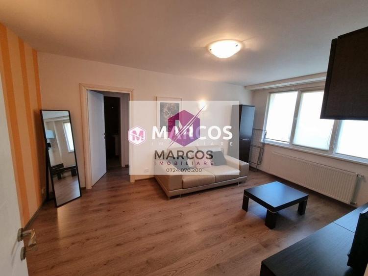 Apartament cu 2 camere semidecomandat, mobilat în Micro I