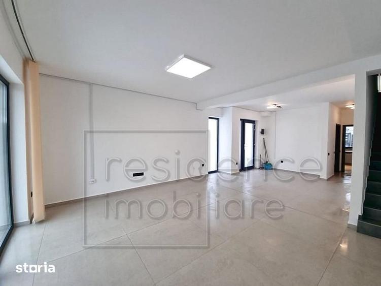 Casă cu 5 camere cu Teren 330 Mp în Europa