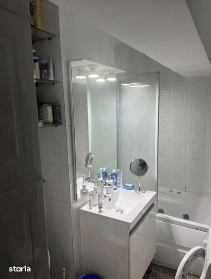 Apartament cu 3 camere decomandat în 9 Mai