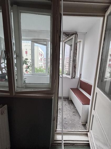 Apartament cu 2 camere decomandat în Berceni