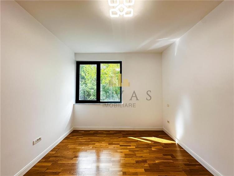 Casă individuală cu 5 camere cu Piscina în Iancu Nicolae
