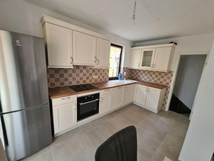 Duplex cu 5 camere cu Canalizare în Aradului
