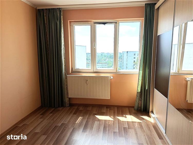 Apartament cu 2 camere decomandat în Titan