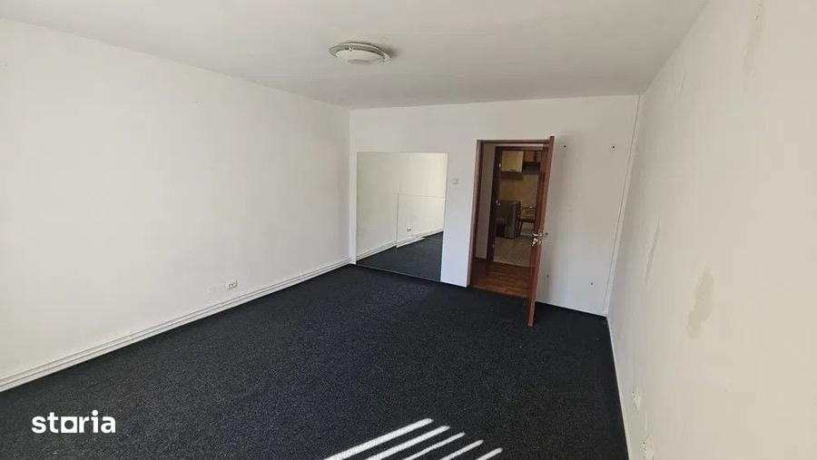 Spațiu comercial, de 84 mp, în Dârste