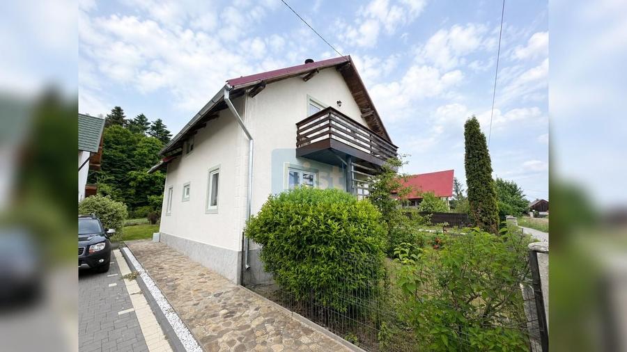 Casă cu 4 camere cu Teren 1000 Mp în Clit