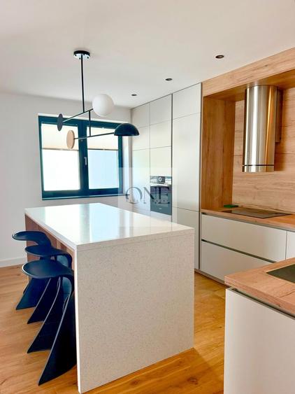 Apartament cu 4 camere decomandat, mobilat în Drumul Poienii