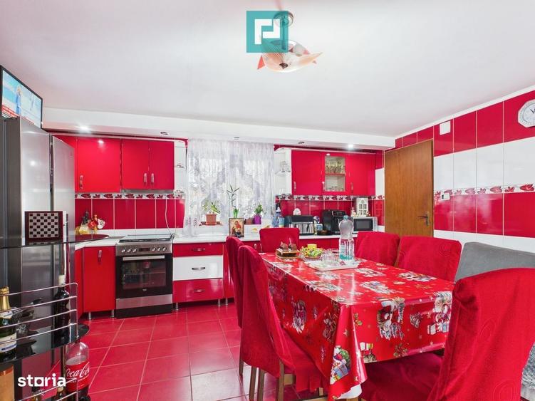 Casă cu 4 camere în Radna