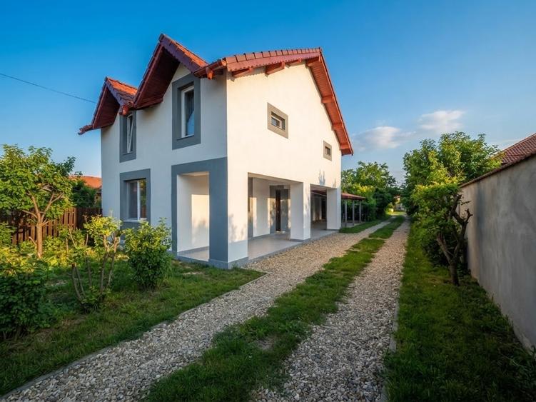 Casă individuală cu 4 camere cu Canalizare în Bolintin-Vale