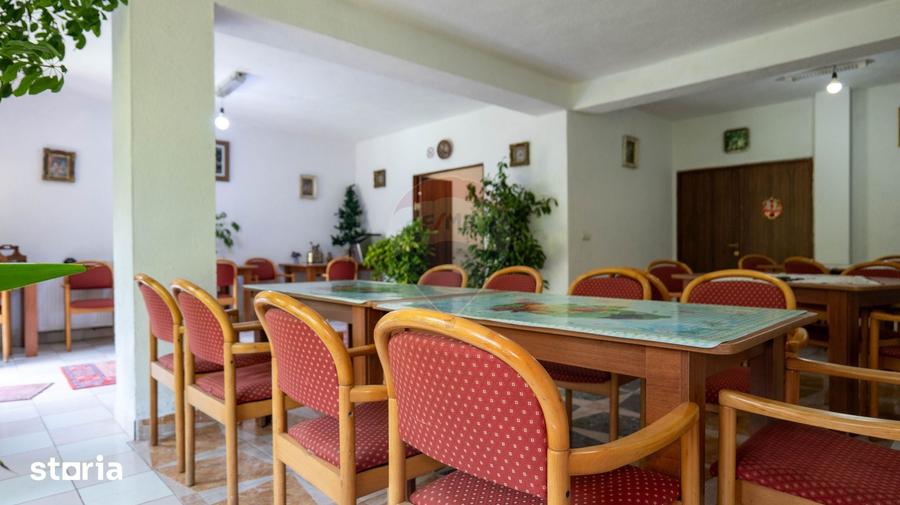 Casă cu Teren 1348 Mp în Dăești