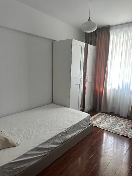 Apartament cu 3 camere decomandat, mobilat în Tei
