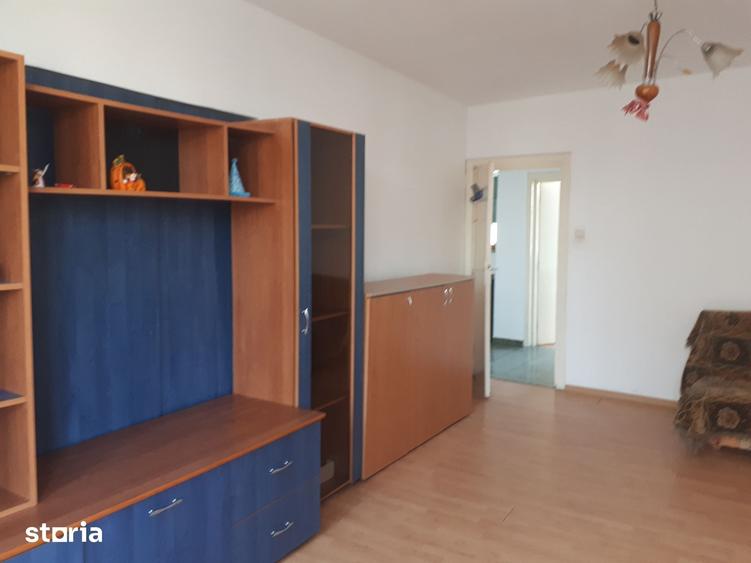 Apartament cu 3 camere decomandat în Tipografilor