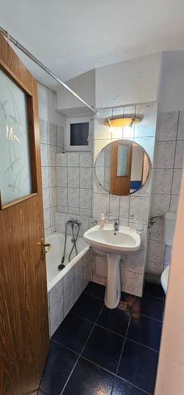 Apartament cu 3 camere decomandat, mobilat în Clucerului