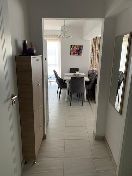 Apartament cu 2 camere decomandat în Livezeni