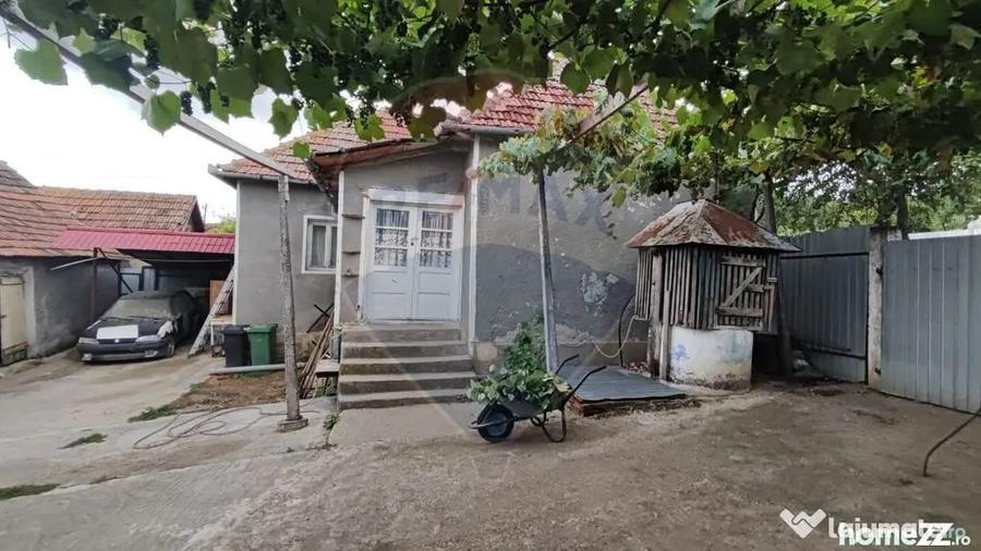 Casă cu 4 camere cu Teren 1710 Mp în Fonău