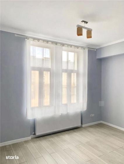 Apartament cu 4 camere decomandat în Gruia