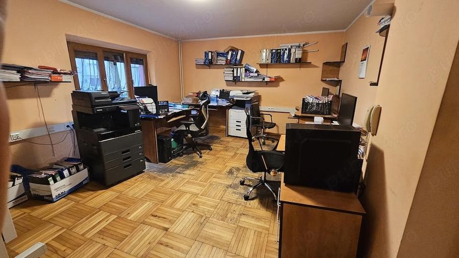Apartament cu 3 camere semidecomandat în Central