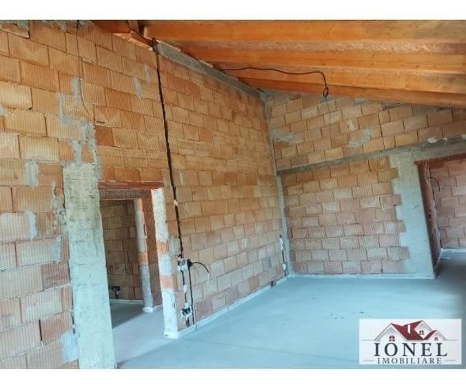 Casă individuală cu 3 camere cu Canalizare în Cricău