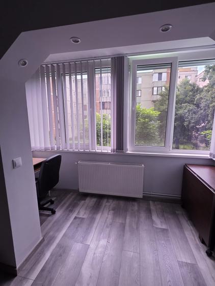 Apartament cu 3 camere decomandat în Dâmbu Pietros