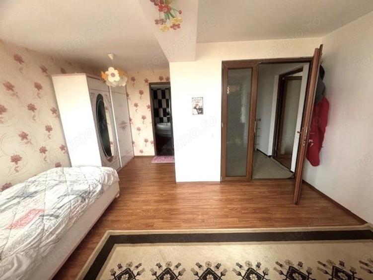Casă cu 5 camere cu Teren 382 Mp în Central