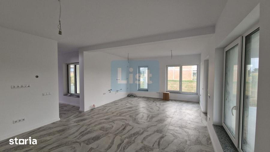 Casă cu 4 camere cu Teren 412 Mp în Recea