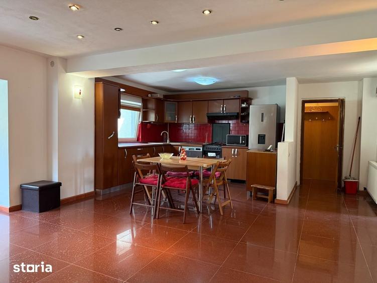 Apartament cu 4 camere în Central