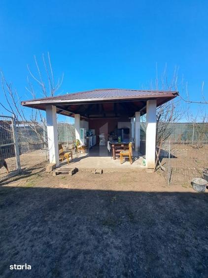 Casă cu 4 camere cu Teren 560 Mp în Stupini
