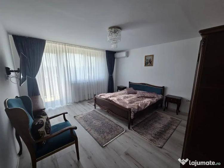Casă cu 8 camere cu Teren 1500 Mp în Rediu