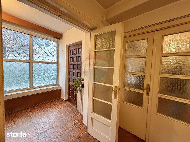 Casă cu 6 camere cu Teren 390 Mp în Floreasca